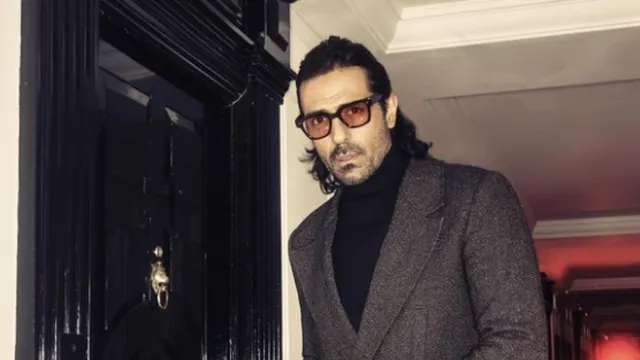 arjun-rampal-kickstarts-shooting-for-his-next-movie-with-ranveer-singh-and-aditya-dhar-so-it-begins
